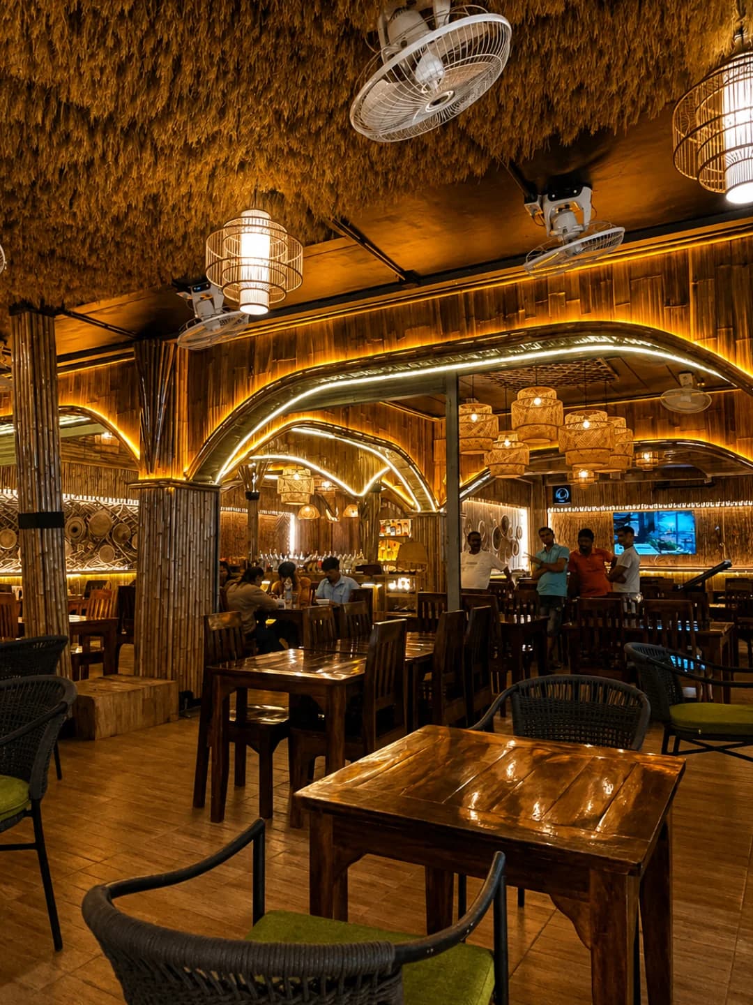 The dining room under the thatched roof